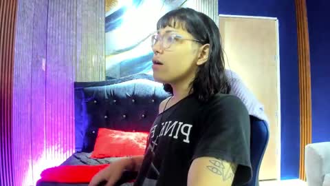 CHRISTINA online show from October 5, 1:51 pm