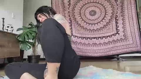 Val riess -- Instagram free online show from November 4, 5:36 pm