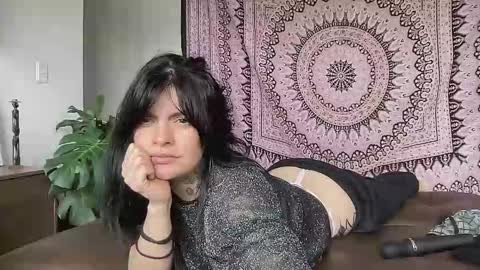 Val riess -- Instagram free online show from October 21, 5:16 pm