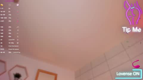 Christine  online show from October 8, 12:22 pm