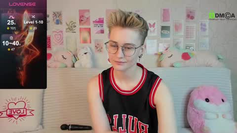 christine_moon online show from February 13, 9:50 pm