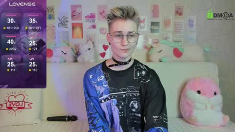 christine_moon online show from March 8, 1:06 am