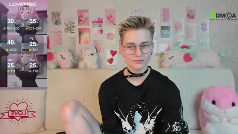 christine_moon online show from February 17, 12:43 am