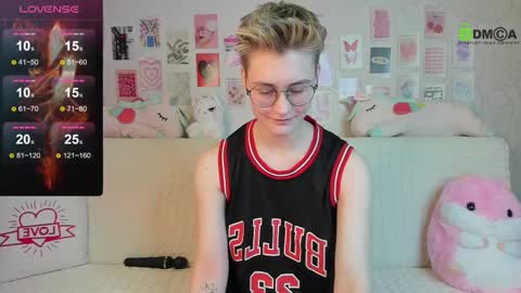 christine_moon online show from February 22, 6:41 pm