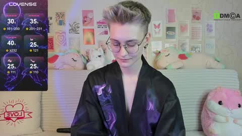 christine_moon online show from February 9, 12:49 am