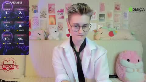 christine_moon online show from February 15, 12:48 am