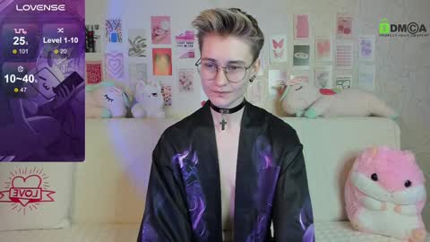 christine_moon online show from March 6, 6:48 pm