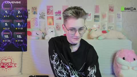 christine_moon online show from February 8, 12:49 am