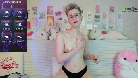 christine_moon online show from February 8, 9:46 pm