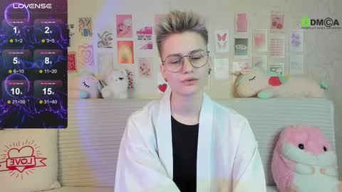 christine_moon online show from February 9, 6:37 pm