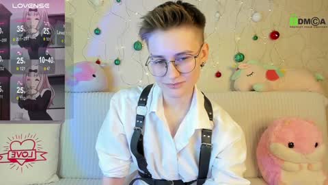 christine_moon online show from January 8, 6:41 pm
