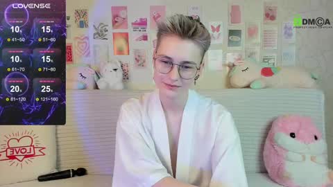 christine_moon online show from February 10, 12:41 am