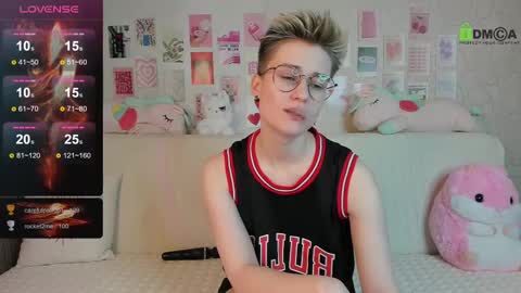 christine_moon online show from March 3, 9:59 pm