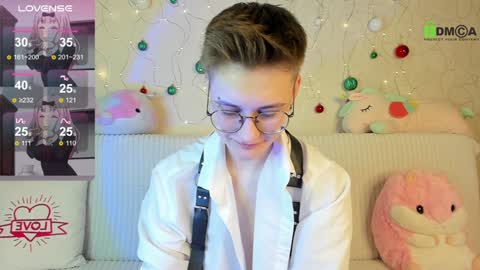 christine_moon online show from January 8, 9:55 pm