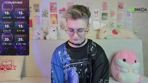 christine_moon online show from February 6, 6:46 pm