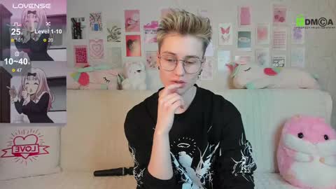 christine_moon online show from February 23, 9:37 pm