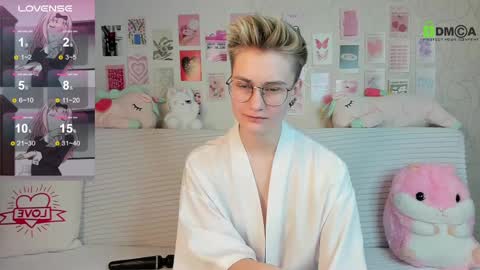 christine_moon online show from February 24, 9:52 pm