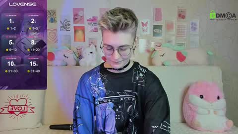 christine_moon online show from March 7, 6:43 pm