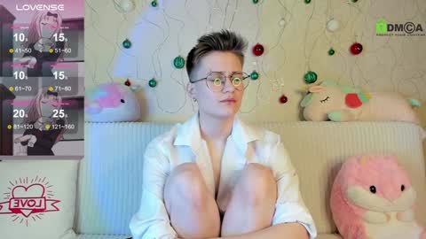 christine_moon online show from January 9, 12:57 am