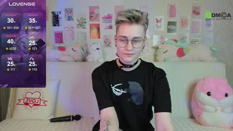 christine_moon online show from March 9, 12:53 am