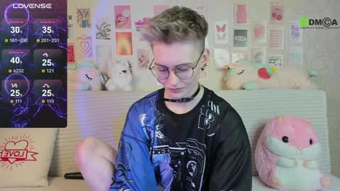 christine_moon online show from February 6, 9:49 pm