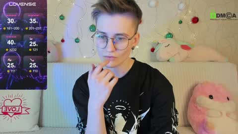 christine_moon online show from January 10, 6:38 pm