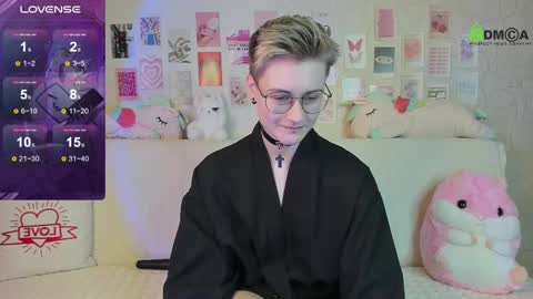 christine_moon online show from February 28, 6:41 pm