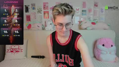 christine_moon online show from March 4, 1:01 am