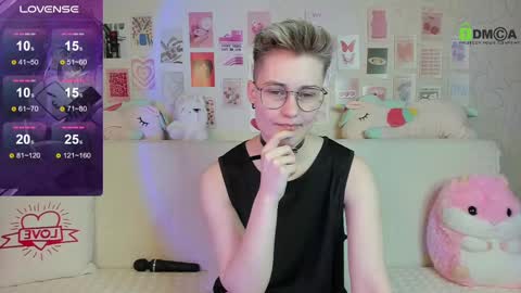 christine_moon online show from March 10, 6:45 pm