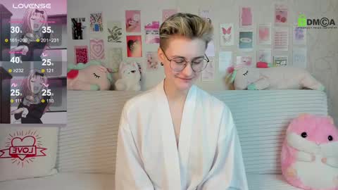 christine_moon online show from February 24, 6:47 pm