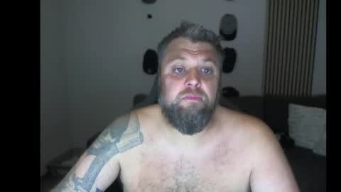 Snapshot of chrizz80 chatting on October 7, 5:14 am Chrizz online show from October 7, 5:14 am