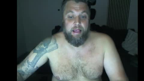 Snapshot of chrizz80 chatting on October 12, 12:58 am Chrizz online show from October 12, 12:58 am