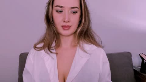 cindyprettywomen online show from June 18, 4:23 pm
