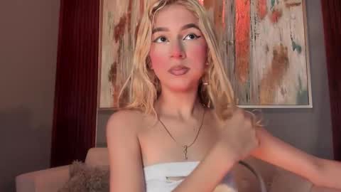 Snapshot of cinnia_ chatting on September 16, 12:07 pm Cintia online show from September 16, 12:07 pm