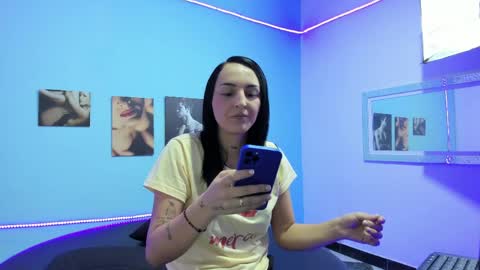 Cinthya online show from April 17, 4:09 pm