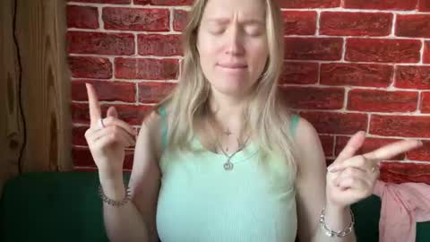 citrusblissss online show from October 16, 2:22 am