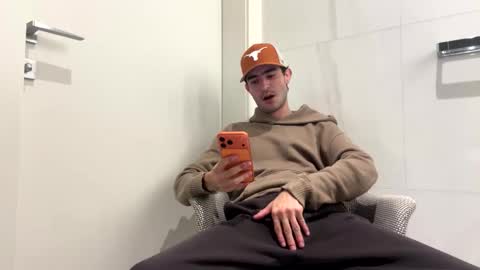 ckeefer96 online show from March 24, 9:43 pm