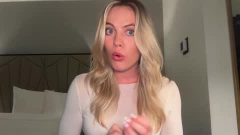 clairebrooksxo online show from April 16, 12:22 am