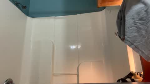 clairecumming69 online show from October 28, 4:30 pm