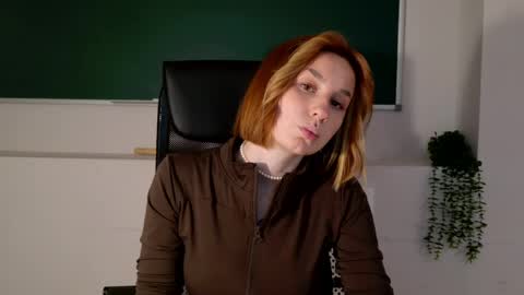 Claire online show from May 10, 2:56 pm