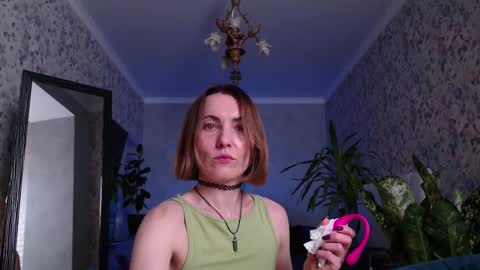 Clara online show from November 18, 7:39 pm