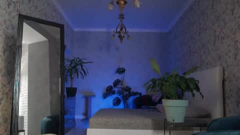 Clara online show from October 25, 5:24 pm