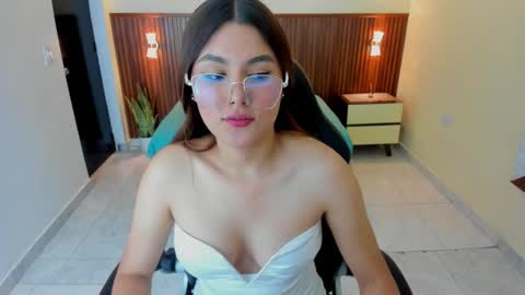 C L A R A  online show from March 24, 7:20 pm