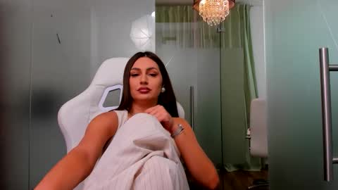 claraajoy online show from June 9, 7:52 am