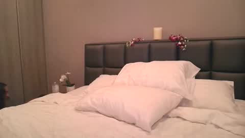 claralafontaine online show from February 26, 12:30 pm