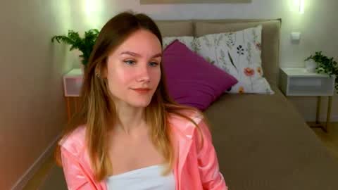 Claire online show from September 25, 9:38 am