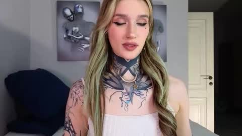 Sophie online show from September 24, 9:43 pm