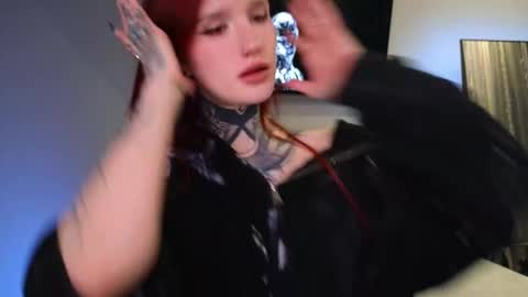 Sophie online show from February 5, 2:59 am