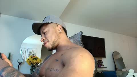 clark_strong online show from February 26, 8:36 pm