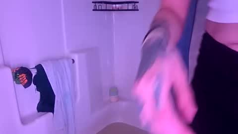 clarnbear online show from May 14, 1:48 am